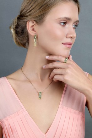 Серьги с бриллиантами и изумрудами, жёлтое золото 4