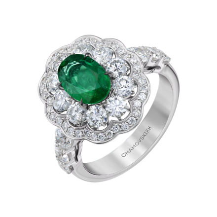 Кольцо с изумрудом и бриллиантами, белое золото