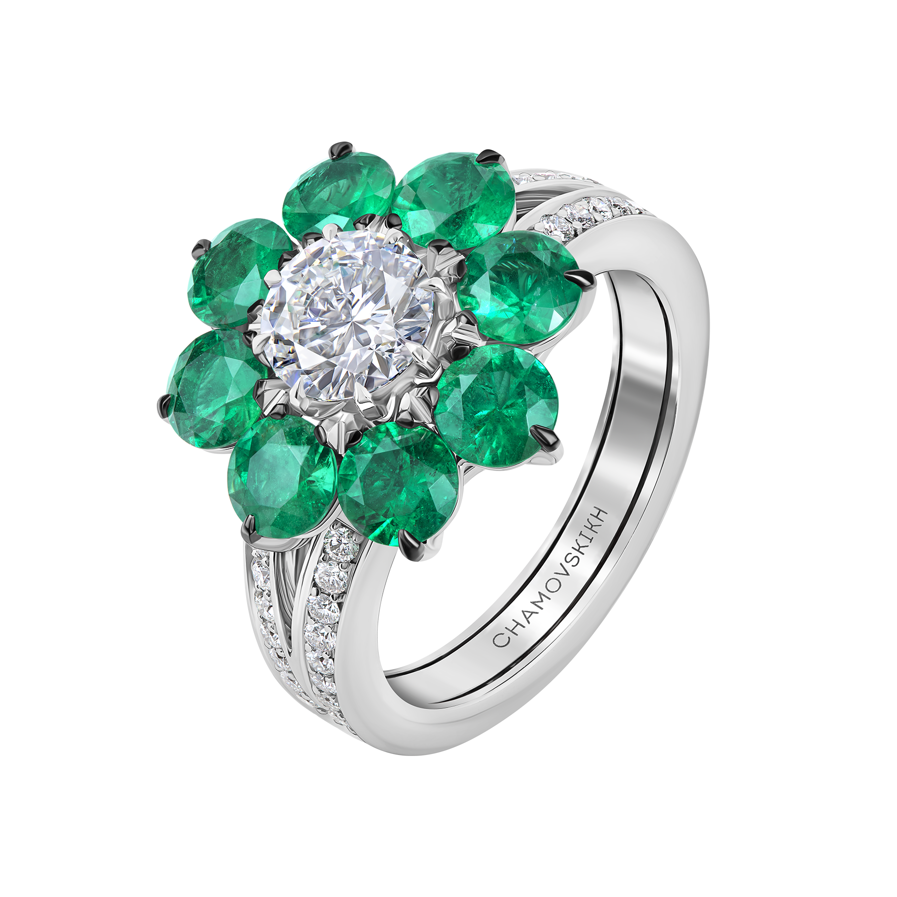 Кольцо с бриллиантами и изумрудами, белое золото