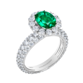 Кольцо с изумрудами и бриллиантами, белое золото