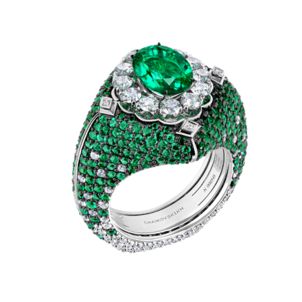 Кольцо с изумрудами и бриллиантами, белое золото