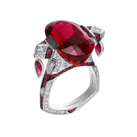 Кольцо с турмалином рубеллит, бриллиантами и рубинами, белое золото