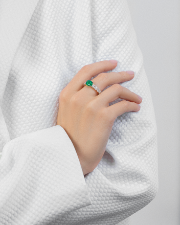 Кольцо с изумрудом и бриллиантами, желтое золото 4