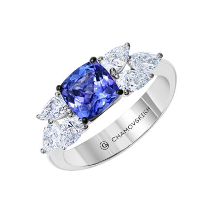 Кольцо с танзанитом и бриллиантами, белое золото