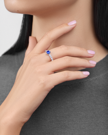 Помолвочное кольцо с сапфиром и бриллиантами, белое золото 2