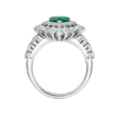 Кольцо с изумрудом и бриллиантами, белое золото