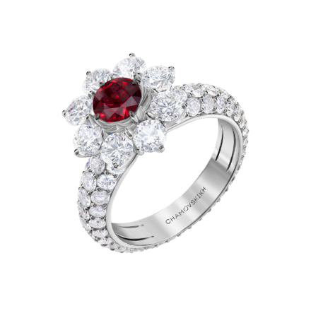 Кольцо с рубином и бриллиантами, белое золото