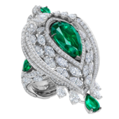 Кольцо с изумрудами и бриллиантами, белое золото