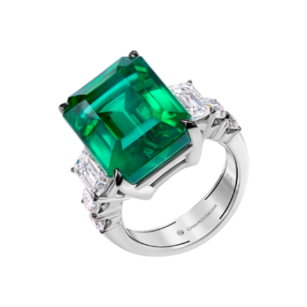 Кольцо с изумрудом и бриллиантами, белое золото