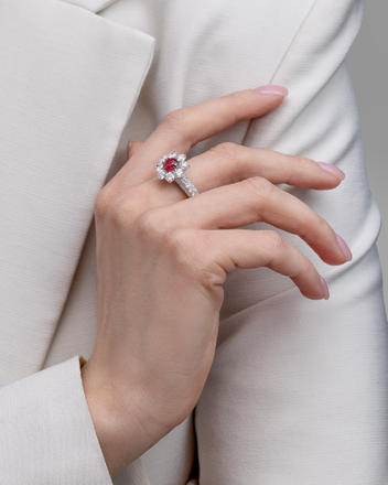 Кольцо с рубином и бриллиантами, белое золото 4