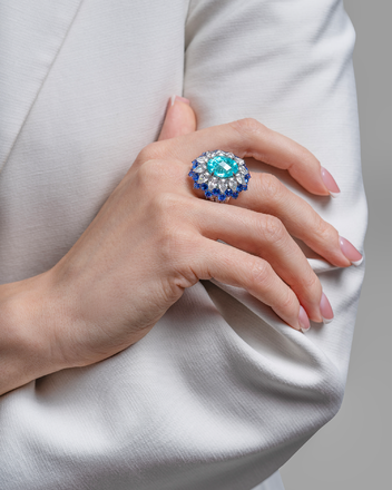 Кольцо с турмалином параибой, сапфирами и бриллиантами, белое золото 4