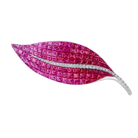 Брошь с рубинами и бриллиантами, белое золото