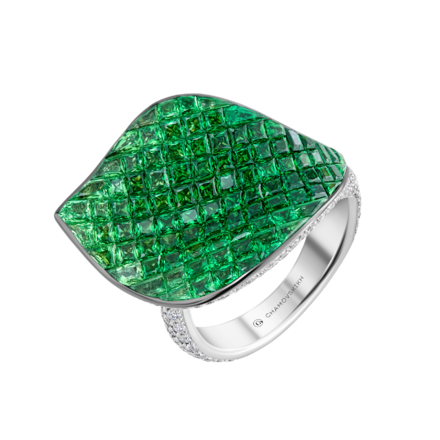 Кольцо с тсаворитами и бриллиантами, белое золото