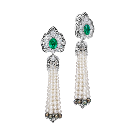 Серьги с изумрудами, бриллиантами и жемчугом, белое золото