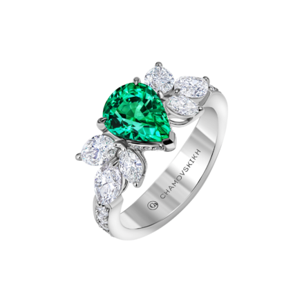 Кольцо с изумрудом и бриллиантами, белое золото
